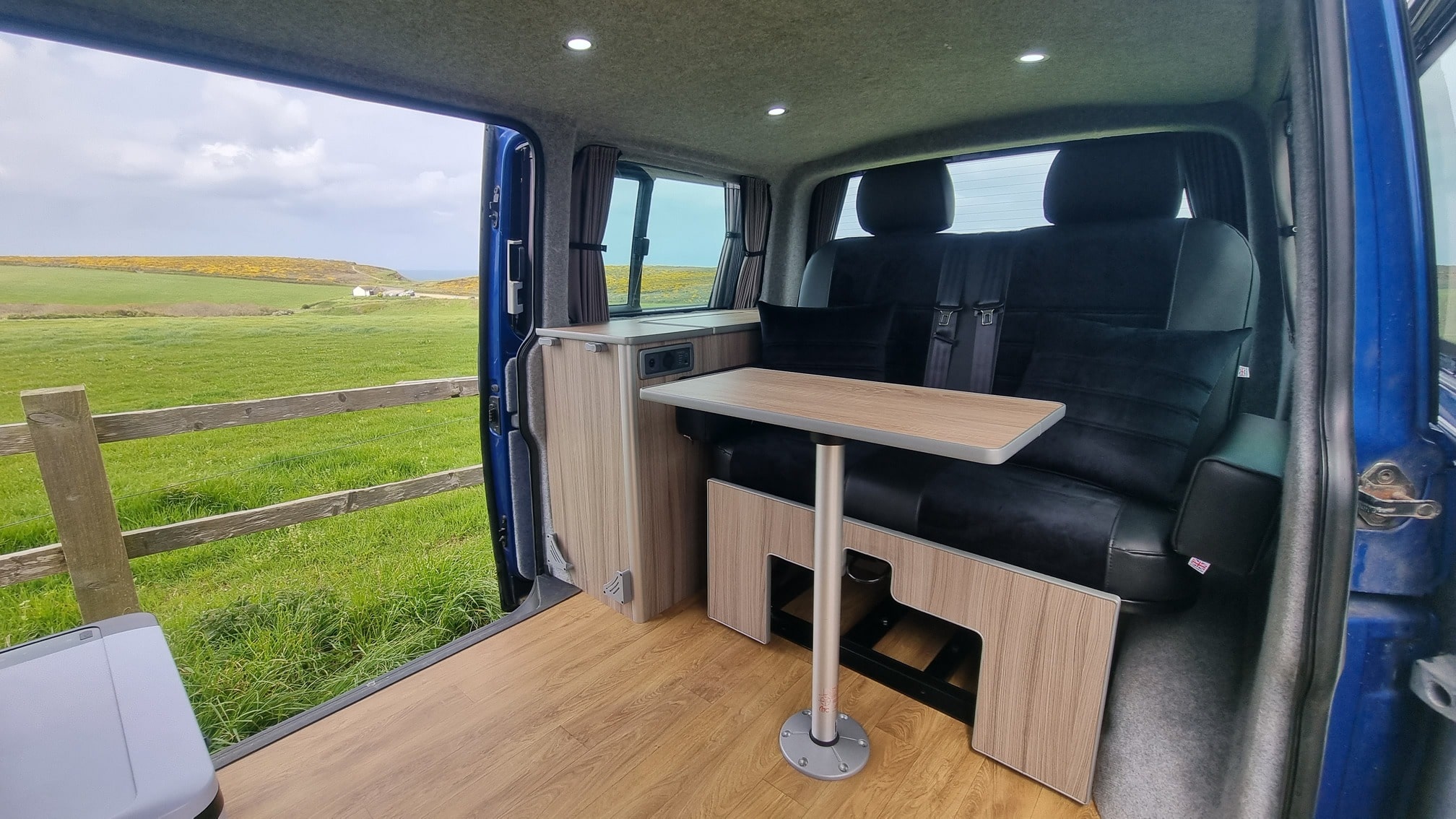 VW T5 Campervan Conversion Surf Adventure Camper Yeti VW T5 Campervan Conversion Surf Adventure Camper Yeti