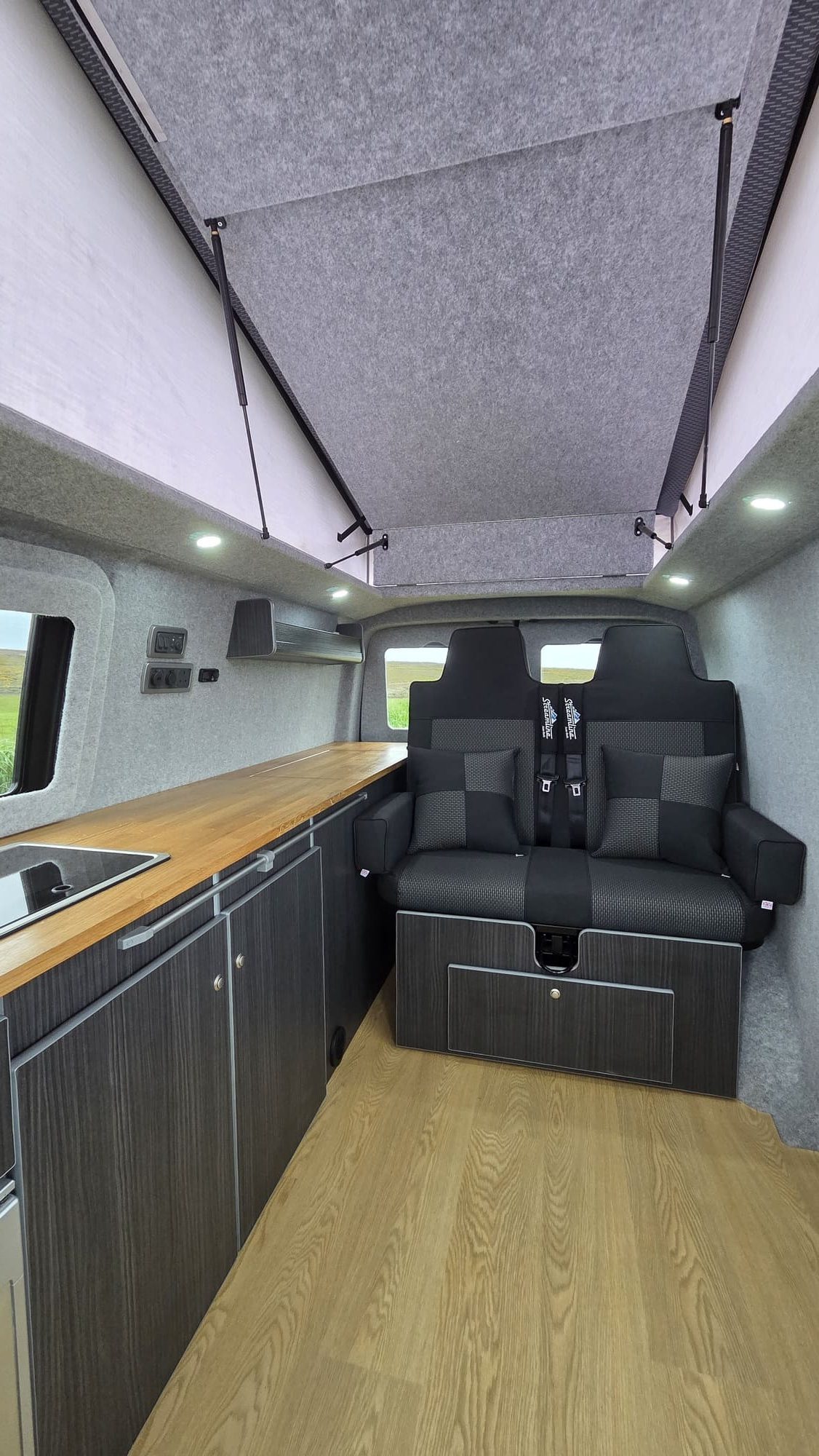 VW T6 - Low-level Freestyler VW T6 - Low-level Freestyler